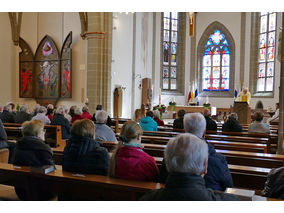 Festgottesdienst für die Kommunionjubilare an Ostermontag (Foto: Karl-Franz Thiede)